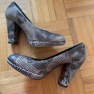 Stuart Weitzman Tango pumps